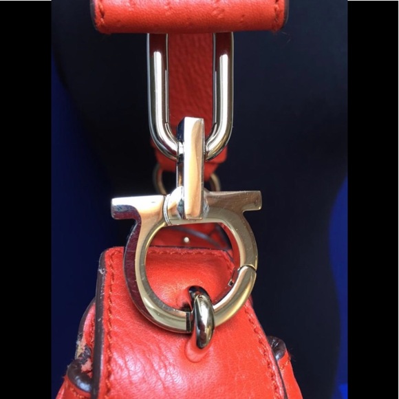 Salvatore Ferragamo Shoulder bag in orange - Picture 5 of 8